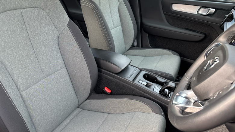 Volvo XC40 2.0 B3P Core 5dr Auto Petrol Estate